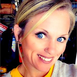 Meet your Posher, Lauri 🙋🏼‍♀️